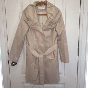 T Tahari ruched collar trench. Size L